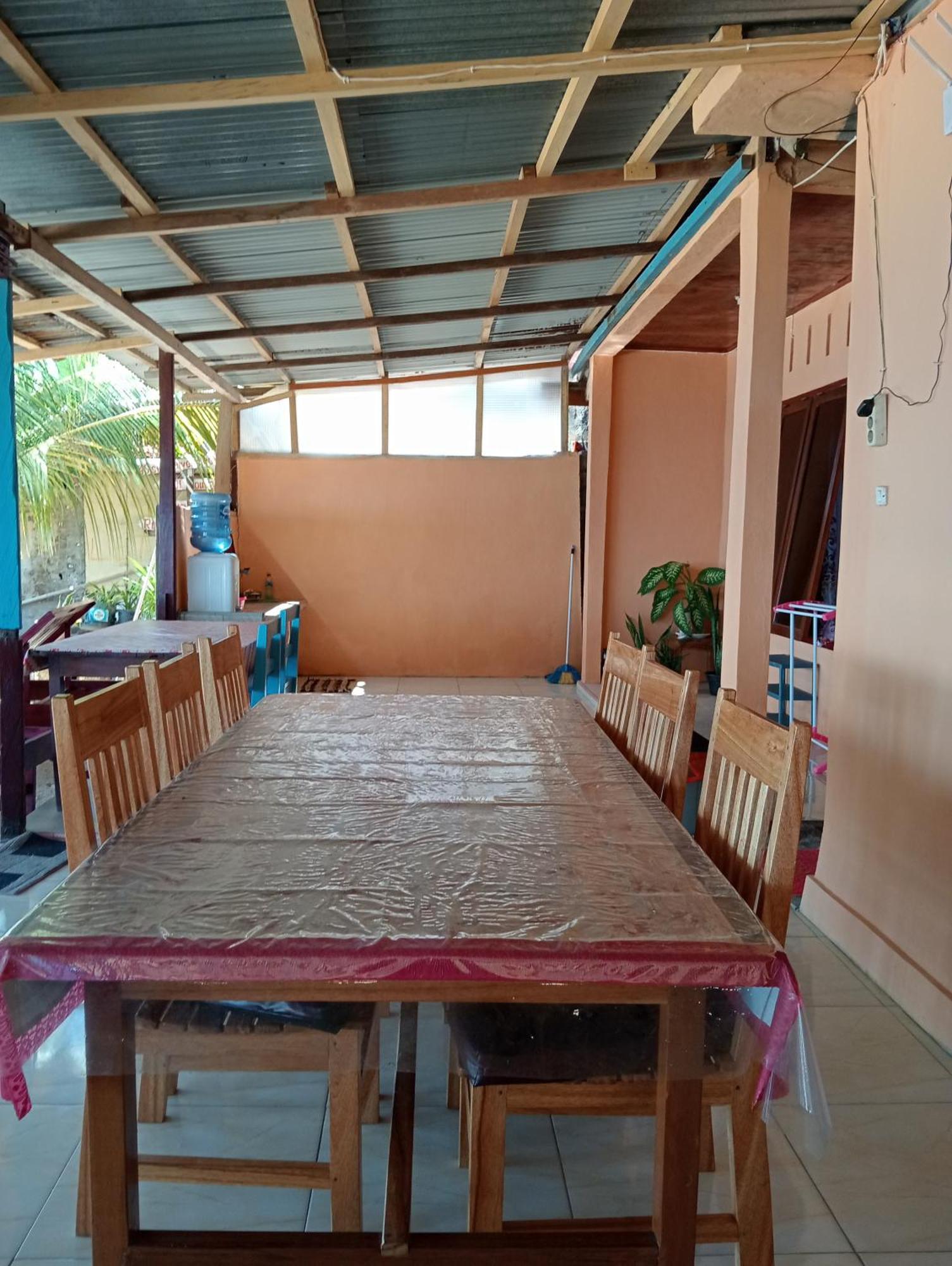 Mamalis Homestay Manado Exterior photo