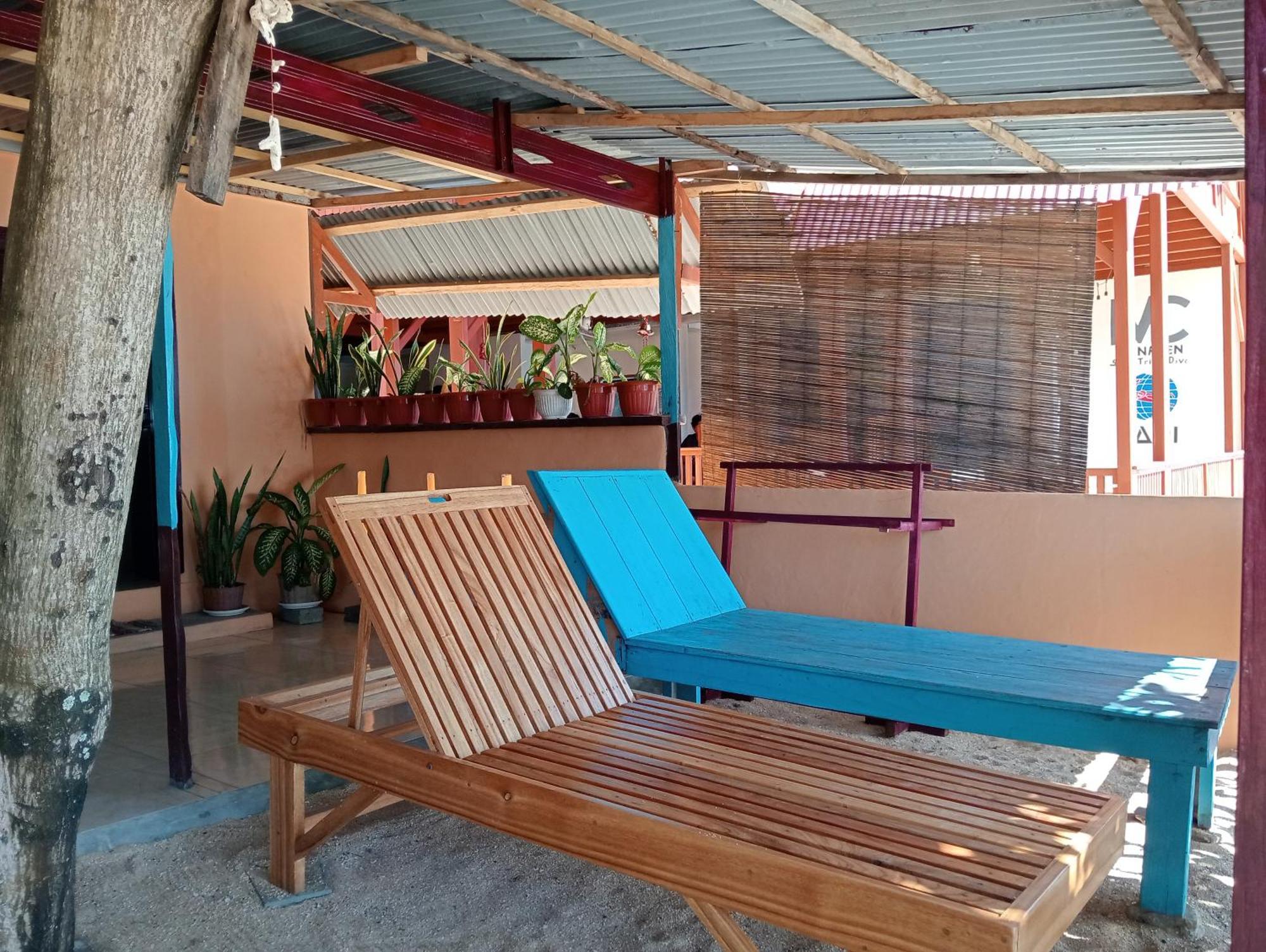 Mamalis Homestay Manado Exterior photo